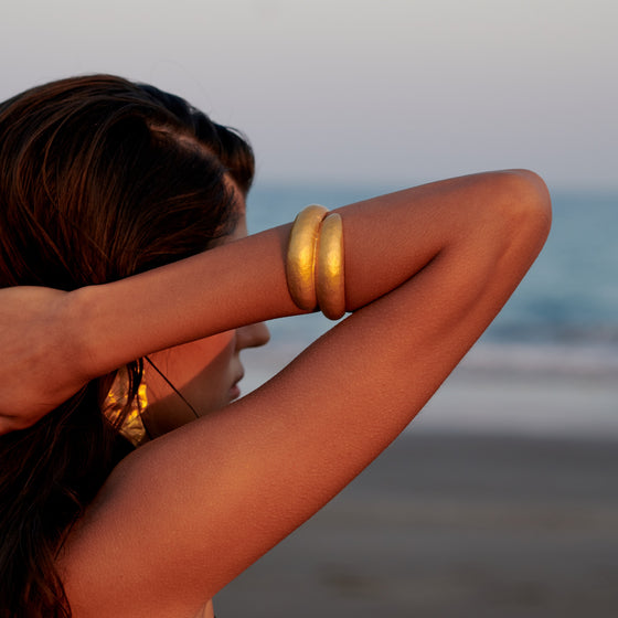 Tesoro Collection 21K Gold Two-Wave Cuff - Nado's Jewellery